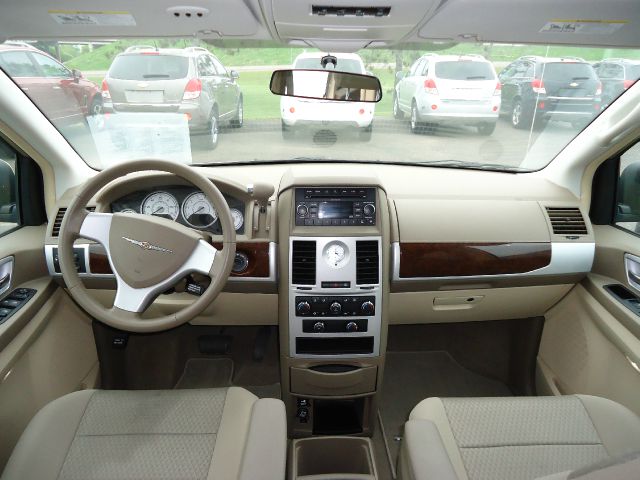 2010 Chrysler Town and Country 3.5
