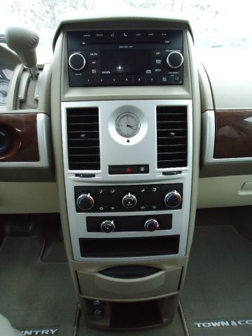 2010 Chrysler Town and Country 3.5