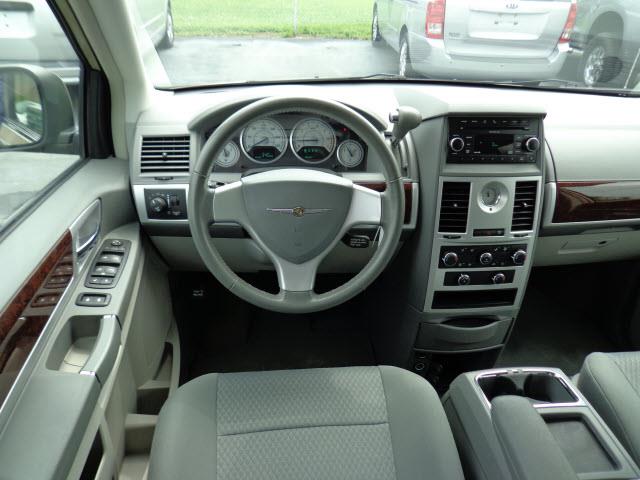 2010 Chrysler Town and Country 3.5