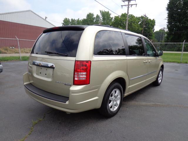 2010 Chrysler Town and Country 3.5