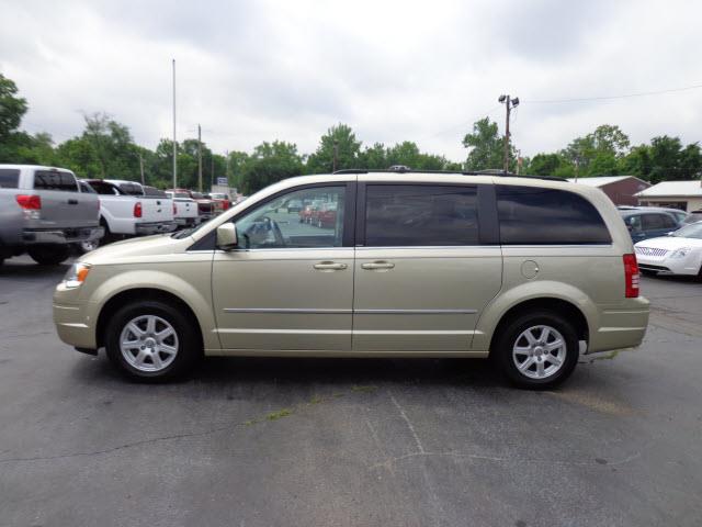 2010 Chrysler Town and Country 3.5