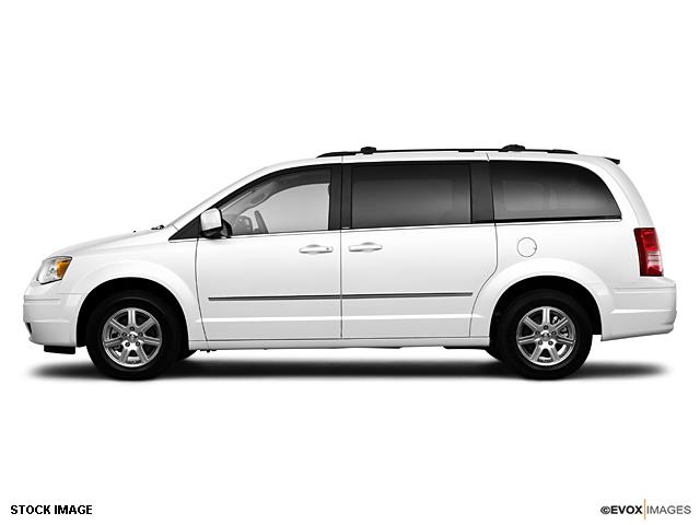 2010 Chrysler Town and Country Unknown