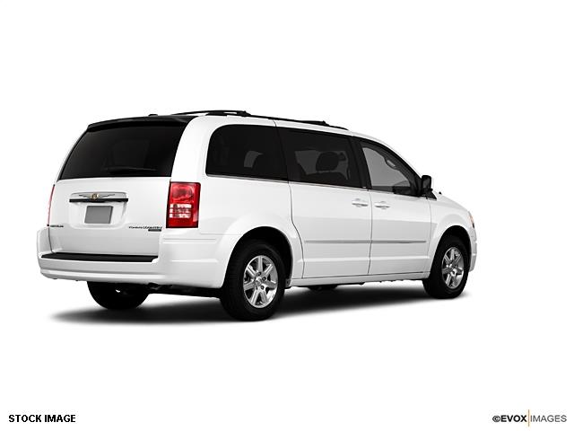 2010 Chrysler Town and Country Unknown