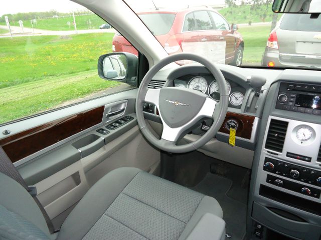 2010 Chrysler Town and Country 3.5