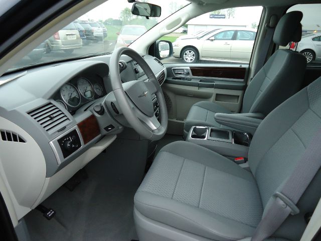 2010 Chrysler Town and Country 3.5