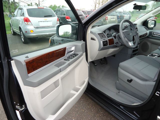 2010 Chrysler Town and Country 3.5