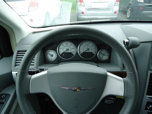 2010 Chrysler Town and Country 3.5