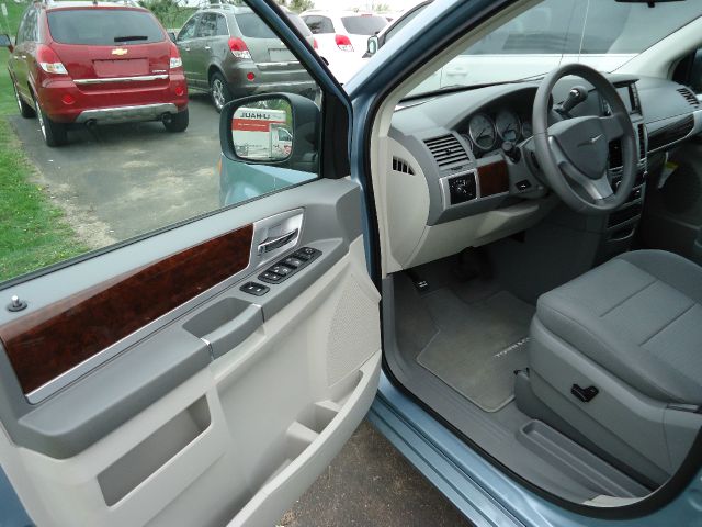 2010 Chrysler Town and Country 3.5