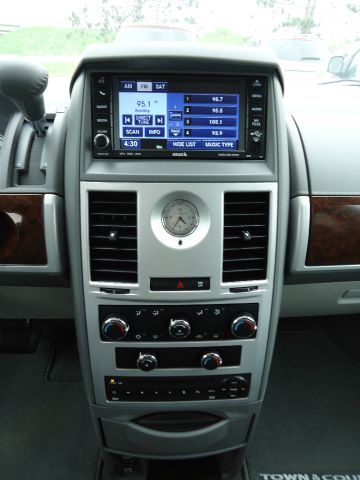 2010 Chrysler Town and Country 3.5