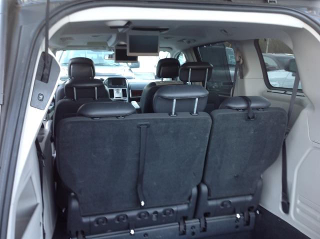 2010 Chrysler Town and Country EX GAS Saverlooks Greathybrid Hatchback