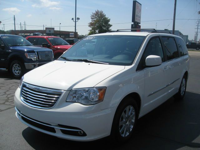 2011 Chrysler Town and Country Limited NAV 4X4