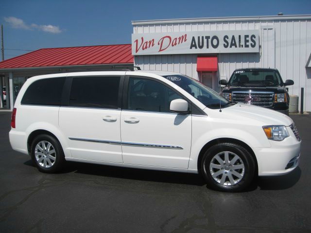 2011 Chrysler Town and Country Limited NAV 4X4