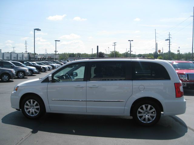 2011 Chrysler Town and Country Limited NAV 4X4