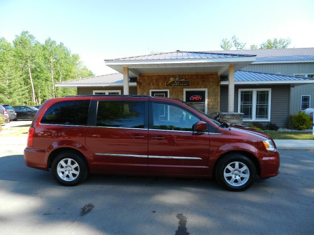 2012 Chrysler Town and Country King Ranch 4WD