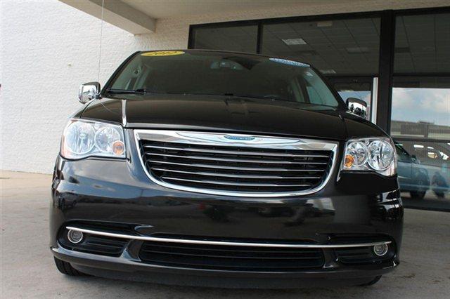 2012 Chrysler Town and Country Custom Deluxe 4X4