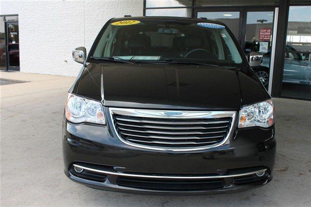 2012 Chrysler Town and Country Custom Deluxe 4X4