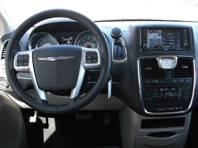 2012 Chrysler Town and Country 3.5