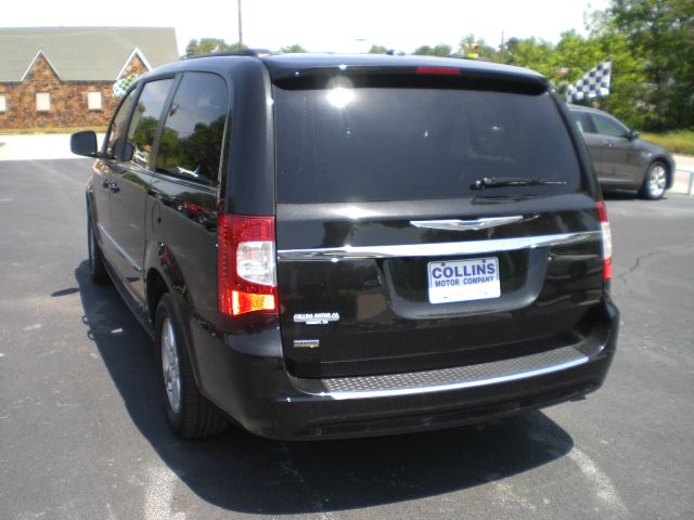 2012 Chrysler Town and Country 3.5