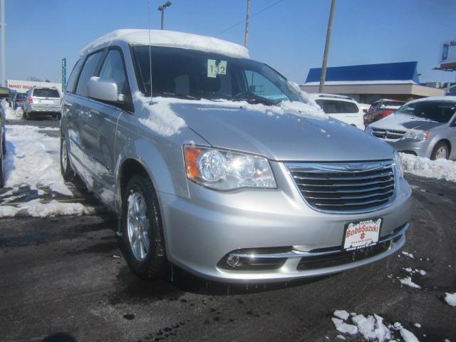 2012 Chrysler Town and Country AUTO LX