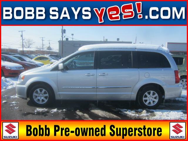 2012 Chrysler Town and Country AUTO LX