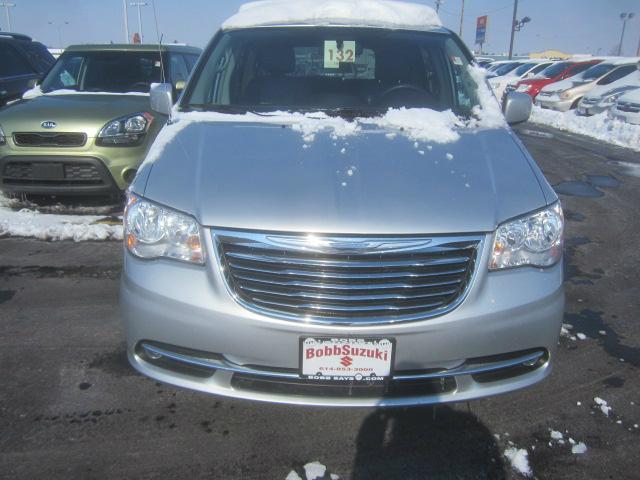 2012 Chrysler Town and Country AUTO LX