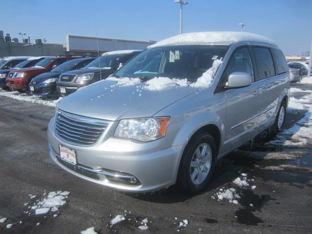 2012 Chrysler Town and Country AUTO LX