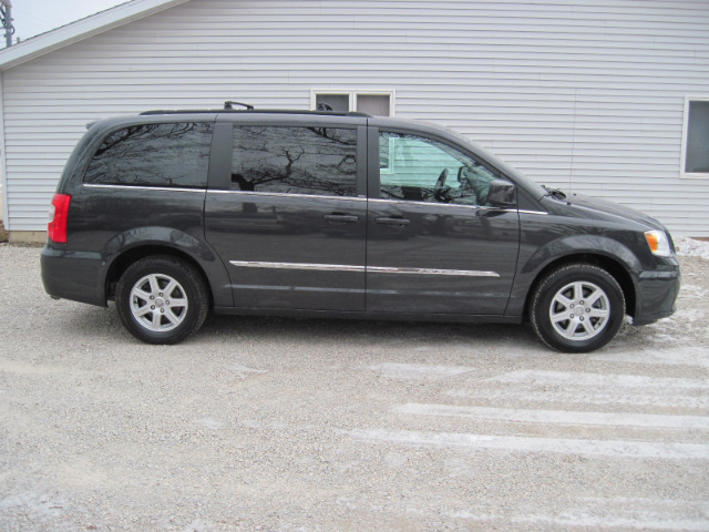 2012 Chrysler Town and Country King Ranch 4WD