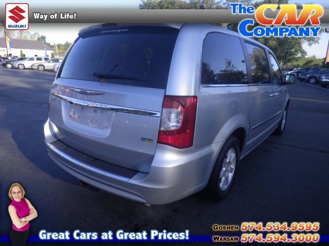 2012 Chrysler Town and Country AUTO LX