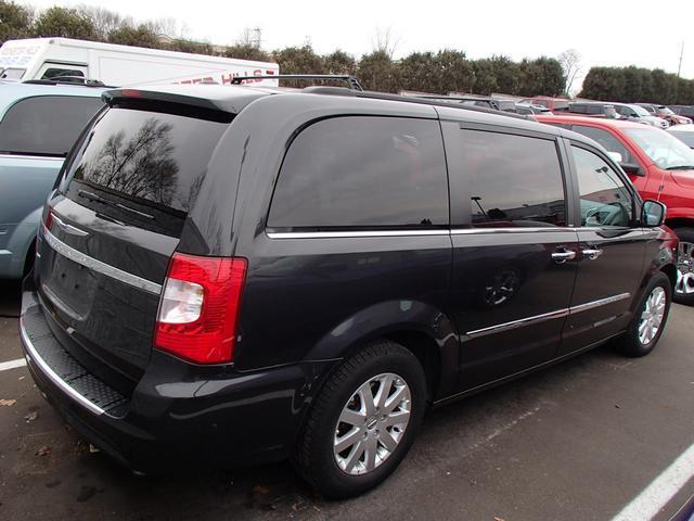 2012 Chrysler Town and Country Limited NAV 4X4