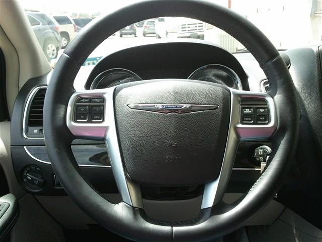 2012 Chrysler Town and Country ST SLT SXT Power Wagon Lar