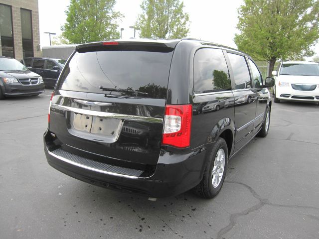 2012 Chrysler Town and Country 3.5