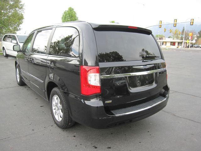 2012 Chrysler Town and Country 3.5