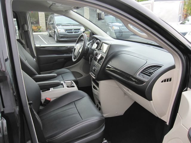 2012 Chrysler Town and Country 3.5