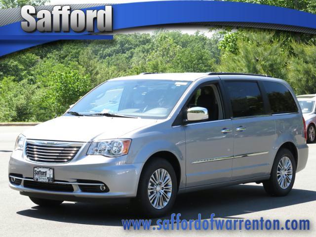 2013 Chrysler Town and Country Limited NAV 4X4