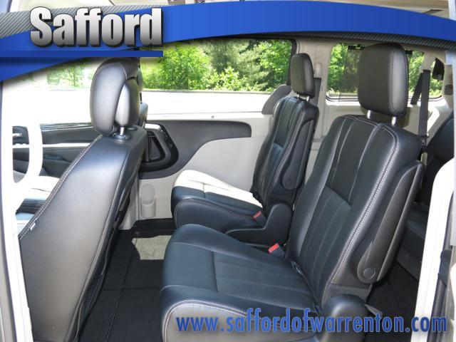 2013 Chrysler Town and Country Limited NAV 4X4