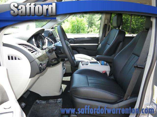 2013 Chrysler Town and Country Limited NAV 4X4