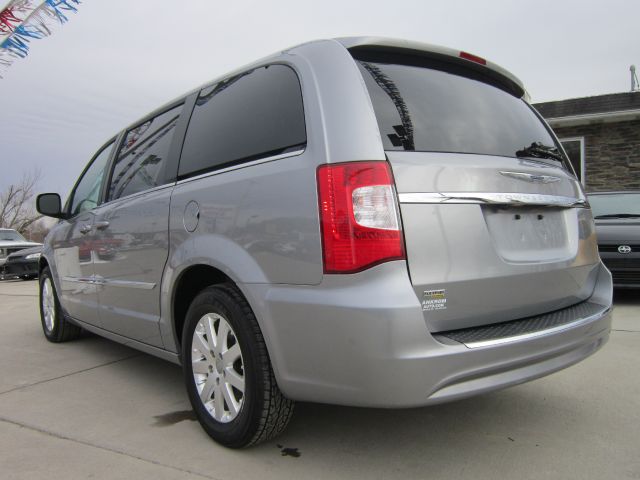 2013 Chrysler Town and Country 2500 HD SLE Duramax