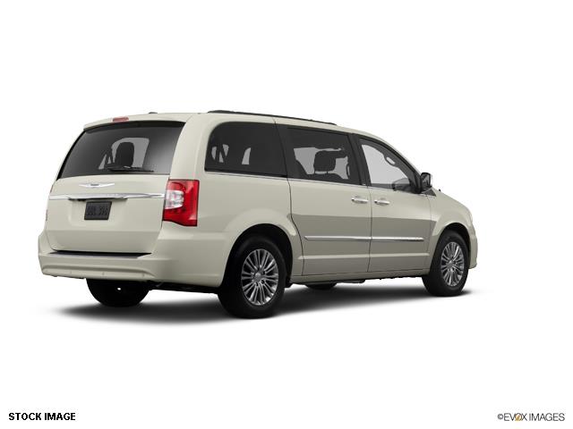 2014 Chrysler Town and Country Limited NAV 4X4