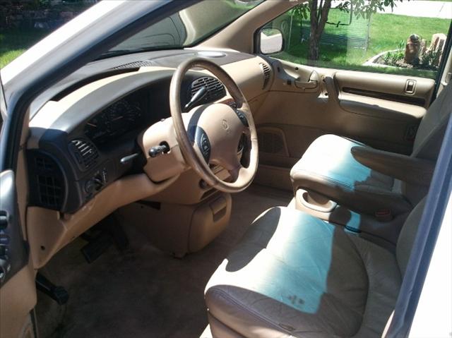 1996 Chrysler Town and Country S Sedan Under FULL Factory Warranty