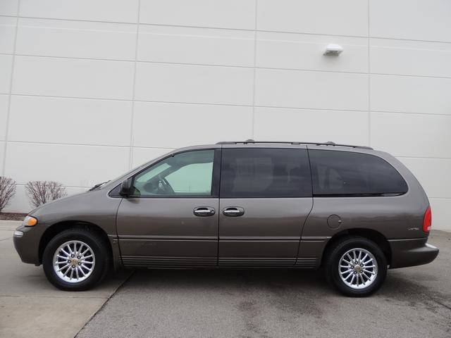 1999 Chrysler Town and Country SLT 25