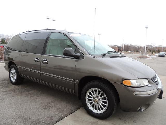 1999 Chrysler Town and Country SLT 25