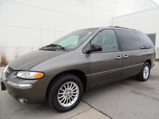 1999 Chrysler Town and Country SLT 25