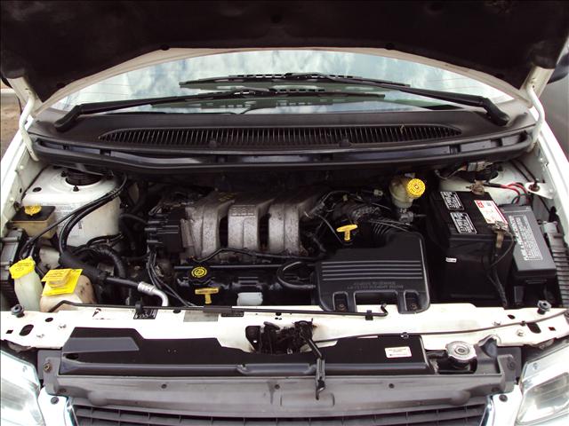 2000 Chrysler Town and Country Unknown