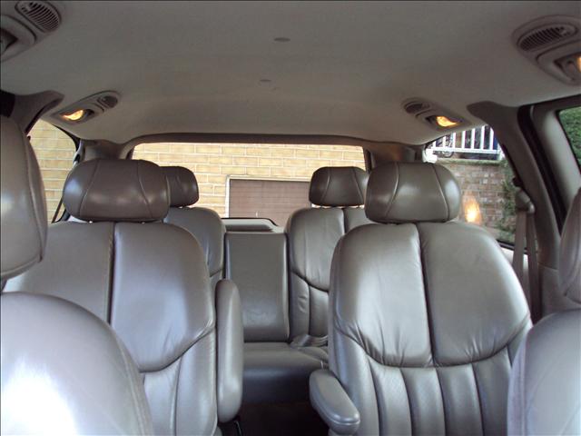 2000 Chrysler Town and Country Unknown