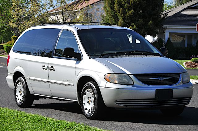 2001 Chrysler Town & Country Elk Conversion Van