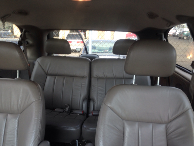 2001 Chrysler Town & Country S Sedan Under FULL Factory Warranty