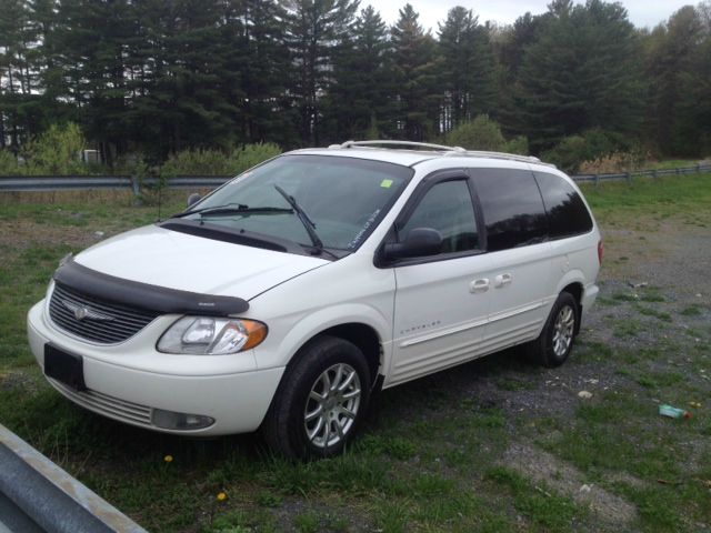 2001 Chrysler Town and Country SLT 25