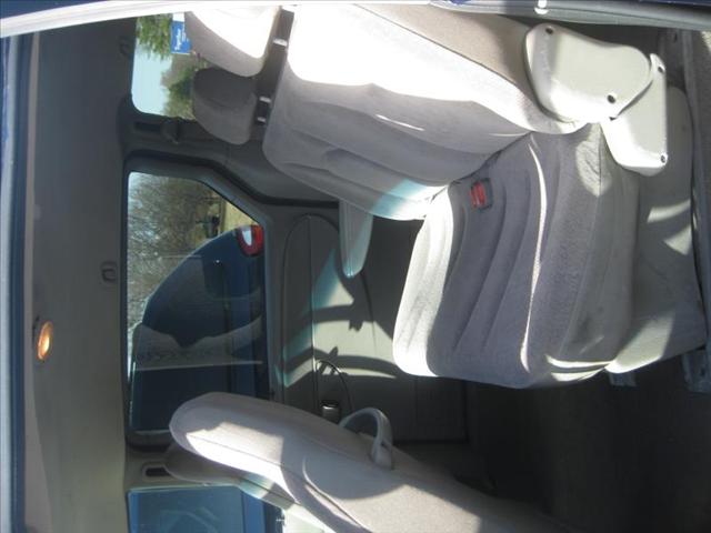 2002 Chrysler Town and Country Quad Coupe 3