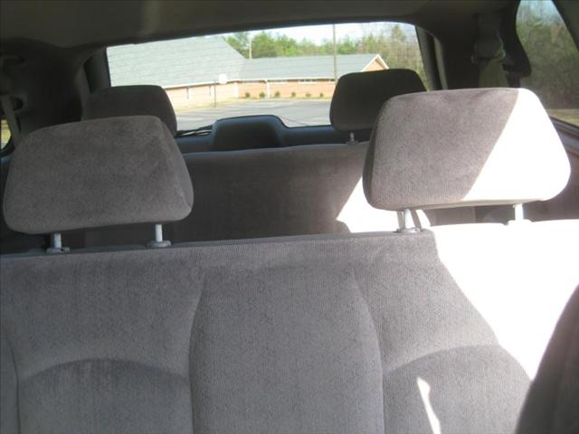 2002 Chrysler Town and Country Quad Coupe 3