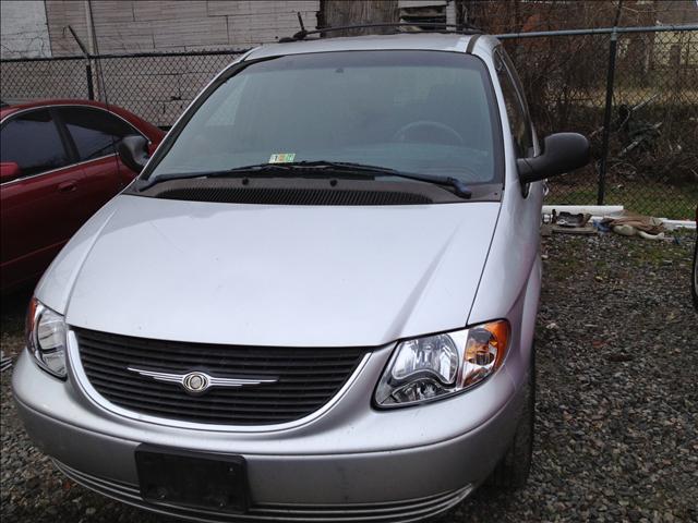 2002 Chrysler Town and Country Unknown